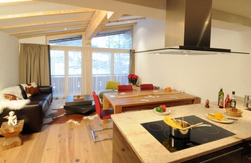 Ravaisch Apartment | Chasa Seraina