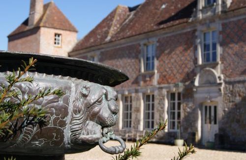 Saint-Pierre-du-Mesnil Bed & Breakfast | Chateau du Blanc Buisson