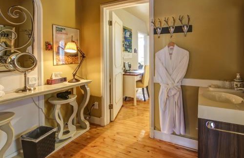 Chicoutimi House | Chateau Murdock Gite