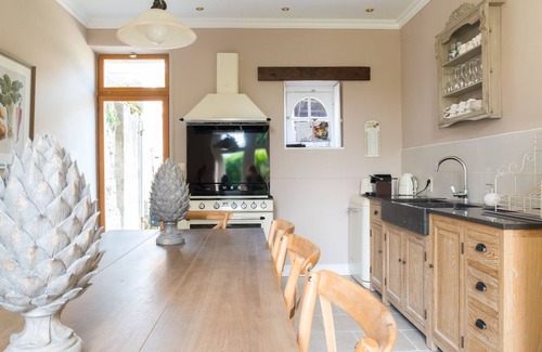 La Roche-Posay House | Chateau Valcreuse