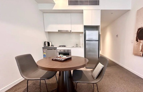 Chatswood Apartment | Chatswood walk to Train Station/Shopping center