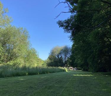 Paroisse Notre-Dame-des-Vallons House | Chaumière de famille