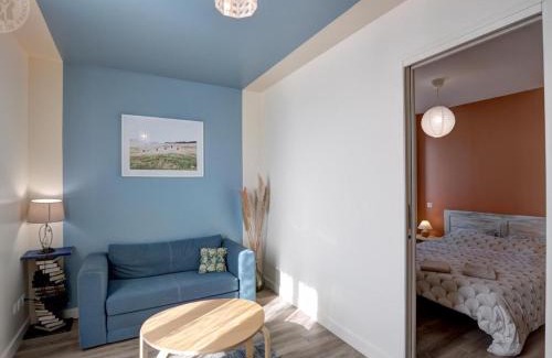 Chazelles-sur-Lyon Apartment | Chazelles-sur-Lyon : Appartement cosy avec Wi-Fi, terrasse et salon agréable - FR-1-496-298