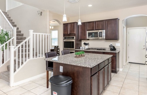 Queen Creek House | Cheerful 5 bedroom Queen Creek home with pool