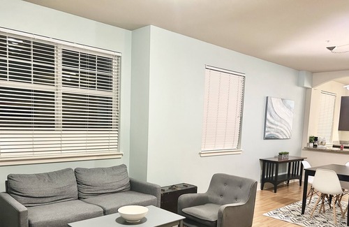 Education Hill House | Cheerful Redmond townhome