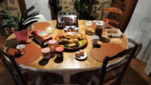 Ambert Bed & Breakfast | Cheix de Céline & Mathieu