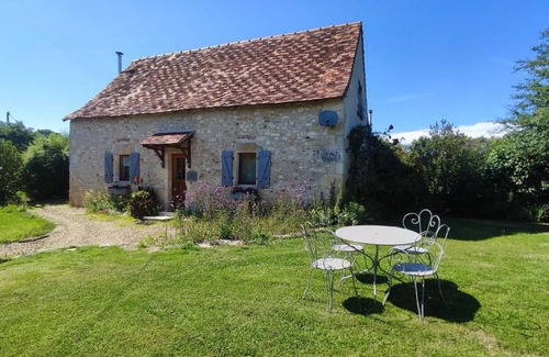 Saint-Pierre-de-Maille House | Chenevaux - Pretty 2 bedroom cottage with pool in countryside