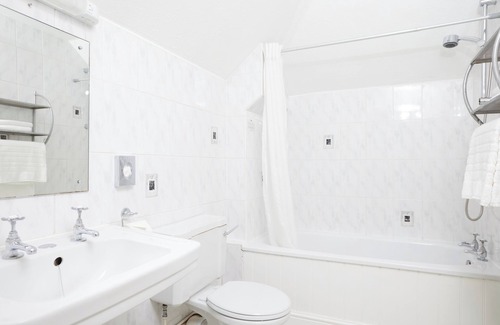 Maresfield Hotel | Chequers Inn by Greene King Inns