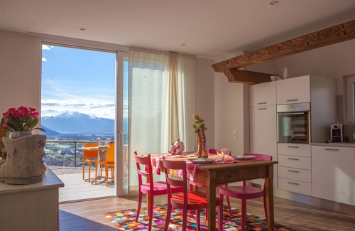 Giubiasco Apartment | Cherry tree apartments surrounded by greenery