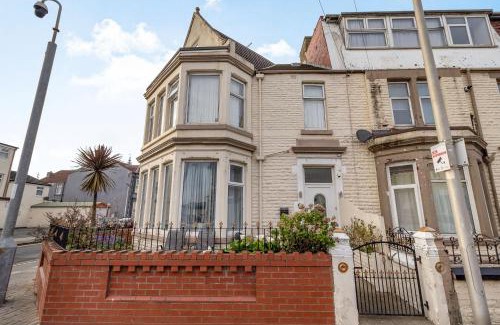 Blackpool Town Center House | Cherry Tree House