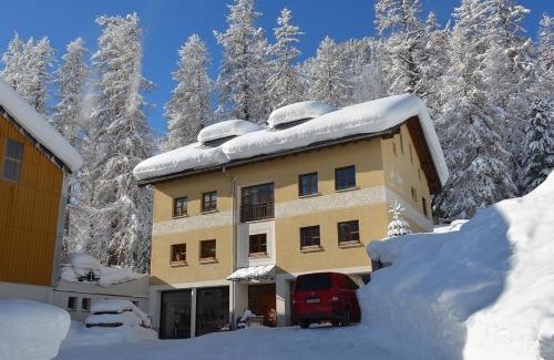Pontresina Apartment | Chesa Formel