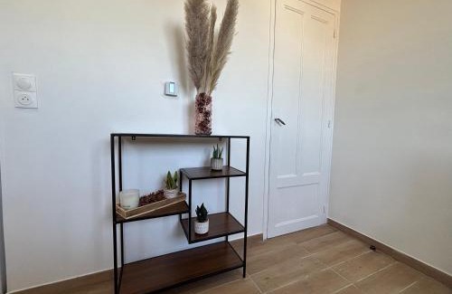 Creil Apartment | Chez Ali - T3 central and calm