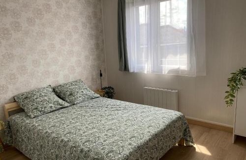 Pont-du-Chateau Apartment | Chez Douddine