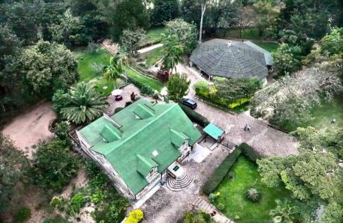 Nyanza Cabin | Chez Drocella Eglantine Lodge