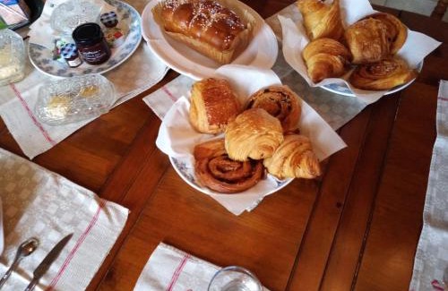 Saint-Cybardeaux House | Chez Eugène et Valérie