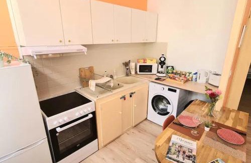 Tonnerre Apartment | Chez Raphaël - local à vélos au centre historique