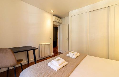 Sacramento Apartment | Chiado Deluxe Terrace 3 BR Apartment