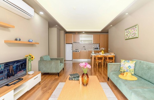 Liman Mahallesi Apartment | Chic 1-bedroom apartment with AC, fitness room in fabulous Antalya