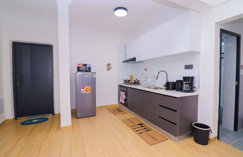 Westlands Apartment | Chic 1BR in Marina bay Westlands with city views, rooftop pool and gym