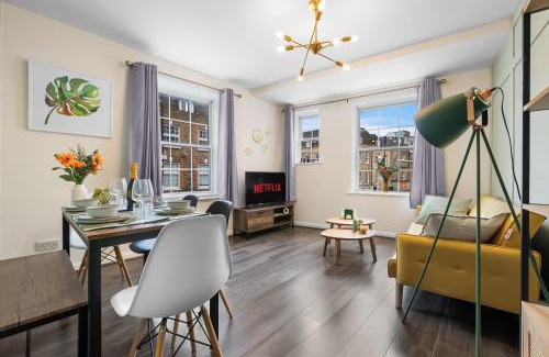 Whitechapel Apartment | Chic 2 Bedroom Apartment near Liverpool Street by Gold Stays