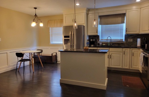 Hummelstown Apartment | Chic 2-bedroom with WiFi and AC in delightful Hummelstown