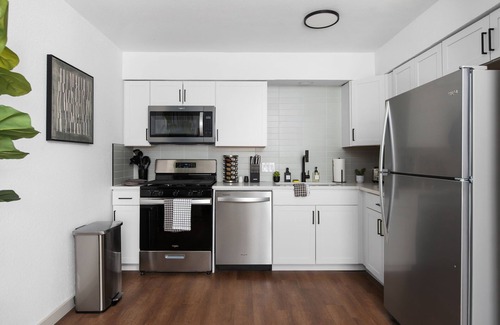 South Lamar Apartment | Chic 2BR Escape Sleeps 8 w Private Patio
