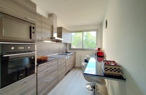 Gennevilliers Apartment | Chic and comfortable apart near Paris