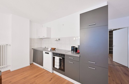 Wuppertal Apartment | Chic and Spacious 2Room Apartment in Wuppertal Center with Free WiFi and Kitchen