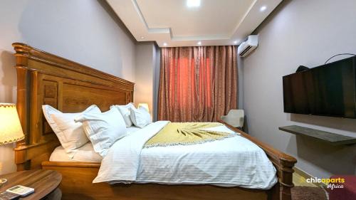 Yaounde Apartment | Chic apart with parking and gym