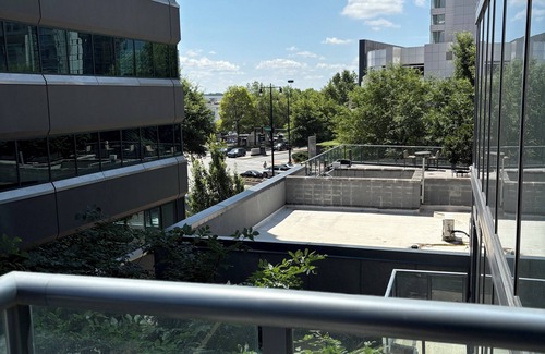 Lenox Apartment | Chic apartment is with WiFi and fitness room in perfect Atlanta