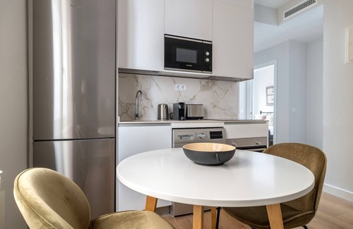 Castellana Apartment | Chic Castellana 2BR w/Doorman, nr Restaurants, by Blueground