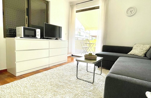 Agia Paraskevi Apartment | Chic & central studio in the northern sunburns of Athens