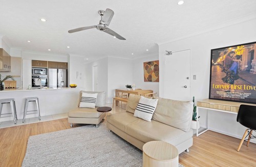 Palm Beach Apartment | Chic Coastal Charm - steps away from breathtaking beaches of Palm Beach.