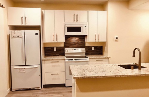 Snail Apartment | Chic corporate apartment in Sunnyvale near Apple, Microsoft, LinkedIn