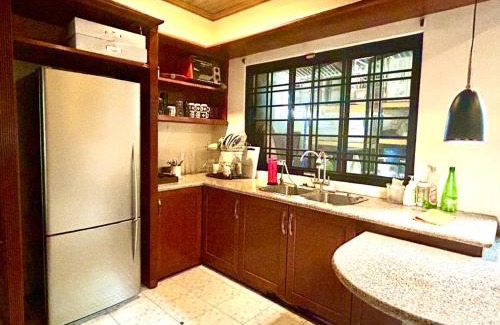 Tunku House | Chic Designer Room in Shared Bungalow SS1 Near LRT Petaling Jaya