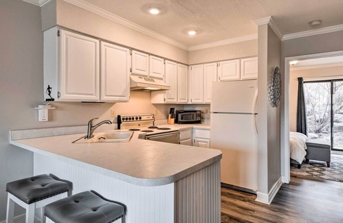 Wolf Creek Condo | Chic Eden Condo w/Pool Access < 5 Mi to Ski!
