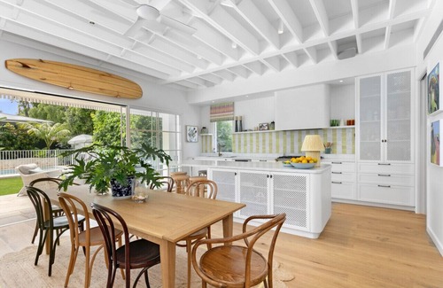 Freshwater House | Chic Hamptons Beach House