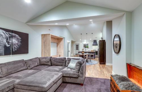 Holland House | Chic Hideaway with Fire Pit Less Than 2 Miles to Beach!