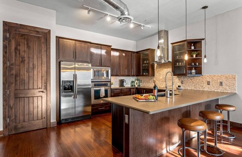 Ballpark Condo | Chic Loft | Heart of RiNo | Walk to Everything