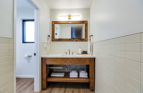 San Angelo Hotel | Chic Queen Room in Downtown Boutique Hotel – Walk to Shops, Dining & Attractions