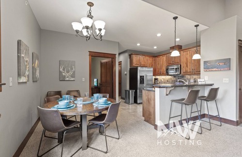 Coeur d'Alene Condo | Chic Riverstone Escape Near Shops & Lake!