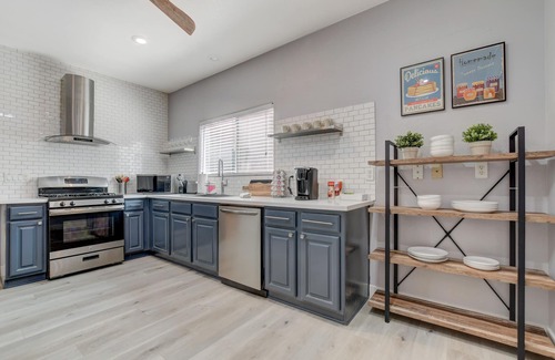 Silverado Ranch House | Chic Single Story 3br House Close To Strip & Airport