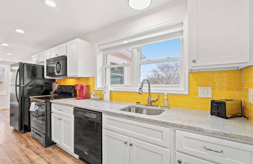 Windy Hill Apartment | Chic & Spacious 2BR | Furry Friends Allowed