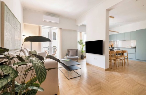 Athens City Centre Apartment | Chic & Spacious 3BR Apartment at National Museum
