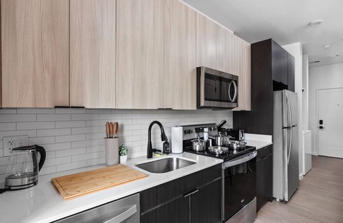 Mile Square Apartment | Chic Studio in Downtown Indy | Walkable Location