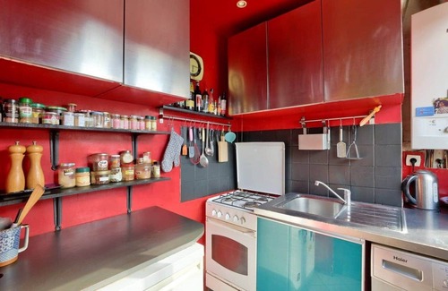 Riquet Stalingrad Apartment | Chic T2, Contemporary, Paris 18, Bright, Wifi.