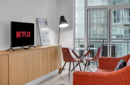 CityPlace Apartment | Chic Toronto Suite