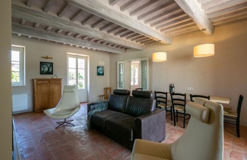 Pietraia House | Chic Tuscan Stay with Steam