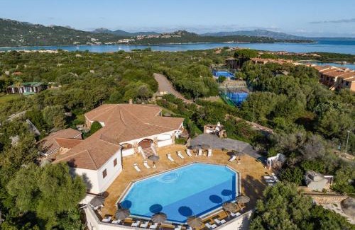 Golfo di Marinella Apartment | Chic Villa Antonina T6 2 BedroomApartment sleeps 6