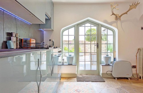 Chichester House | Chichester Lodge